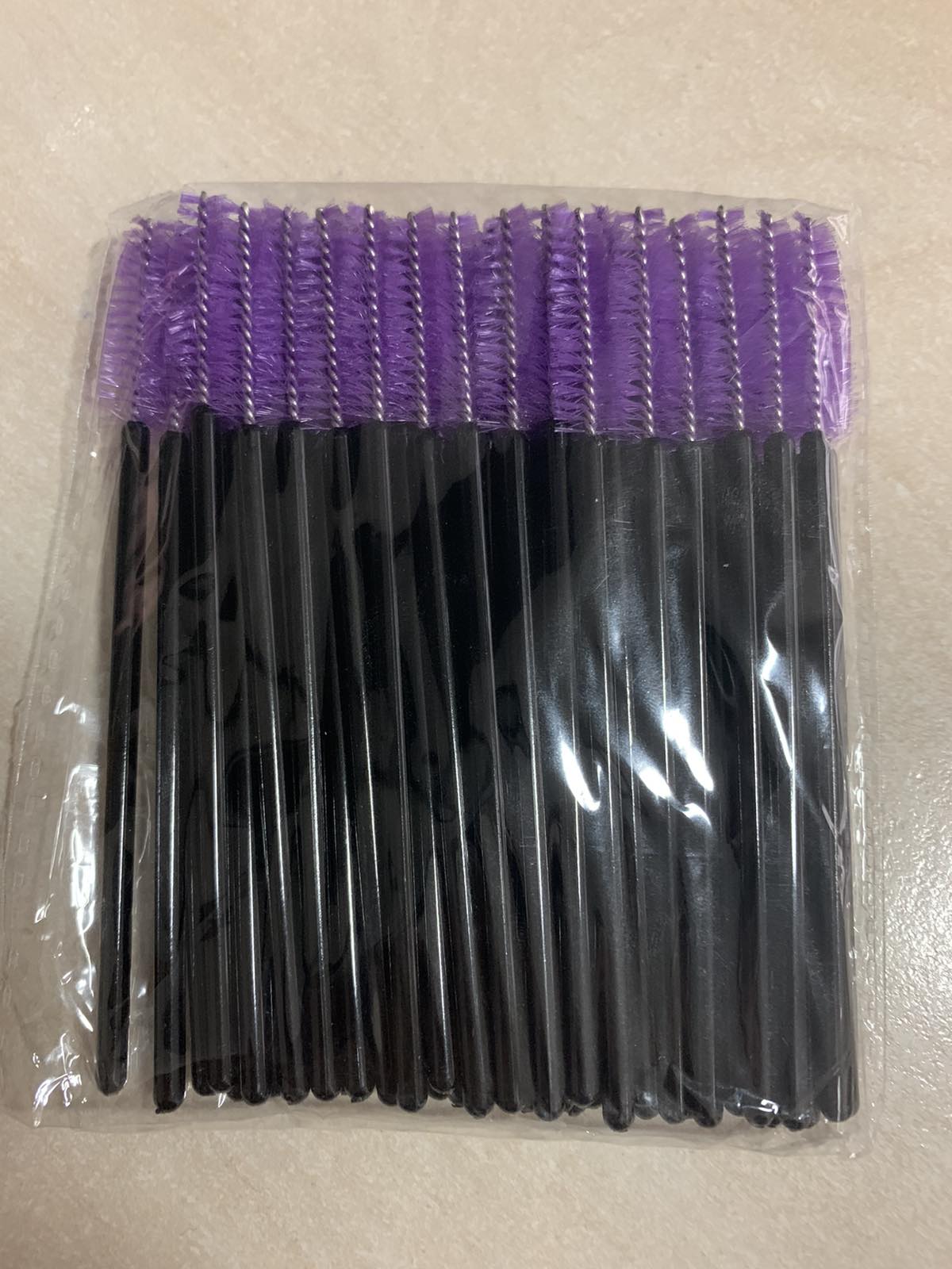 Щёточки сиреневые с чёрной ручкой